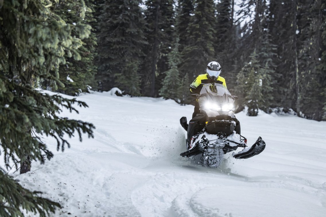 SKI-MY27-C-EXPE-LE-900-ACE-ACT-14733-RGB.jpg